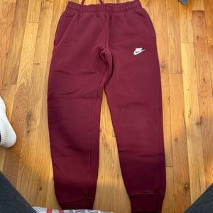 Maroon Nike men’s joggers